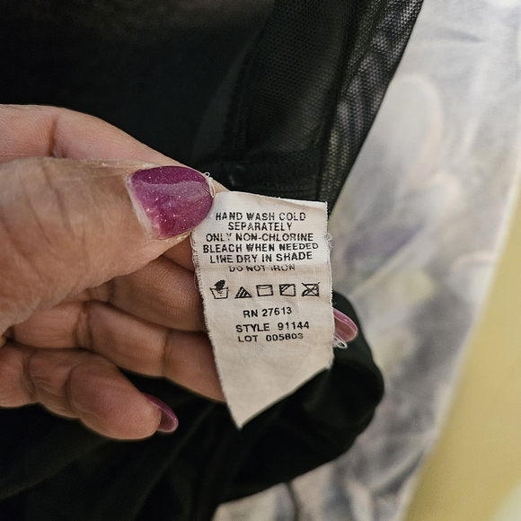 Longitude Women Bold Floral Swim Dress - Plus-Size 22W, Beachwear - Picture 6 of 6